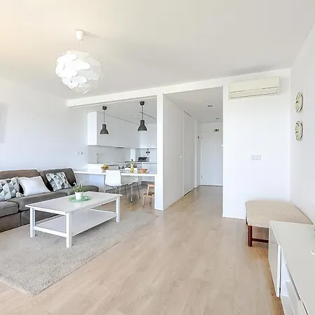 Ken Blacklock Apartment *